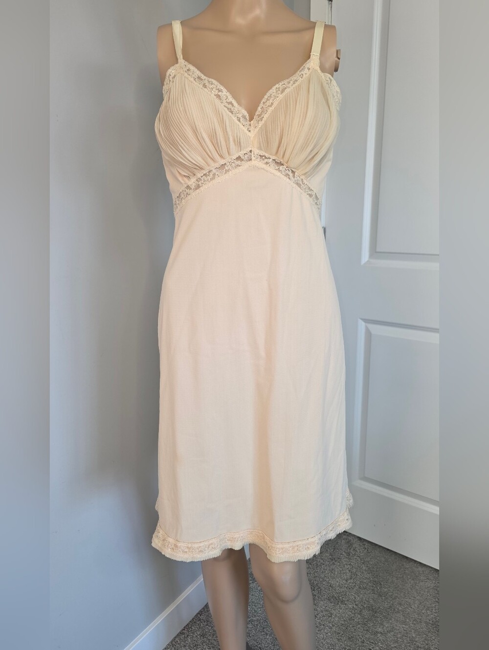 Vintage Honey Trique Supreme Full Slip Sz 34 Gilead United Mills 50-60's Slip